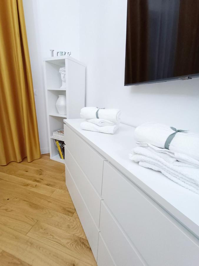 Ai Castelli Apartment - Locazione Turistica Cin It58060C2Fhnreg9A Colonna Dış mekan fotoğraf