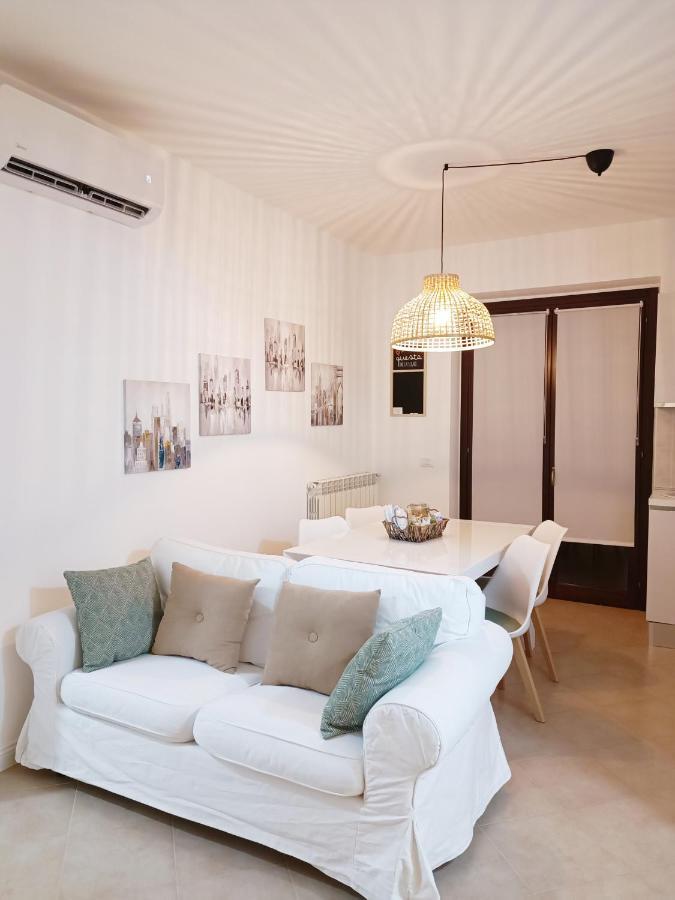 Ai Castelli Apartment - Locazione Turistica Cin It58060C2Fhnreg9A Colonna Dış mekan fotoğraf
