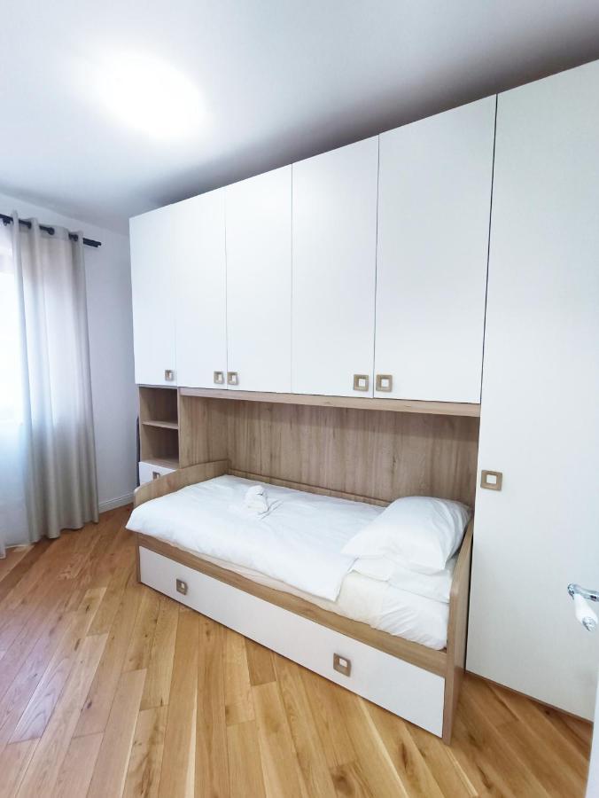 Ai Castelli Apartment - Locazione Turistica Cin It58060C2Fhnreg9A Colonna Dış mekan fotoğraf
